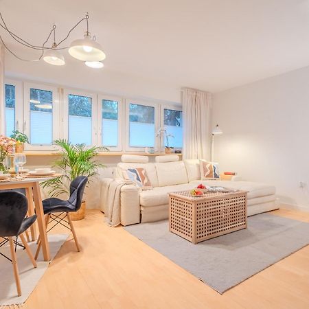 Rezydencja Filmowa- Wygodny Apartament 10 Min Od Lotniska I Centrum Appartement Warschau Buitenkant foto