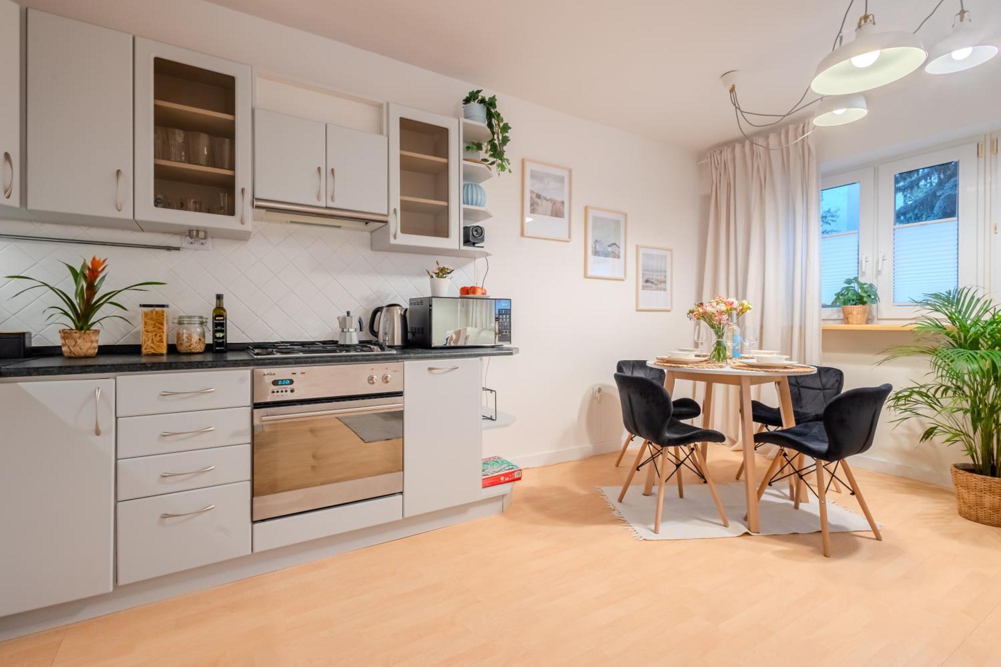 Rezydencja Filmowa- Wygodny Apartament 10 Min Od Lotniska I Centrum Appartement Warschau Buitenkant foto